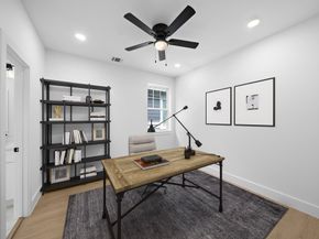 1307 Amundsen St N, Houston TX 77009