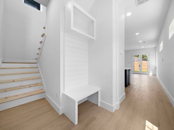 1307 Amundsen St N, Houston TX 77009