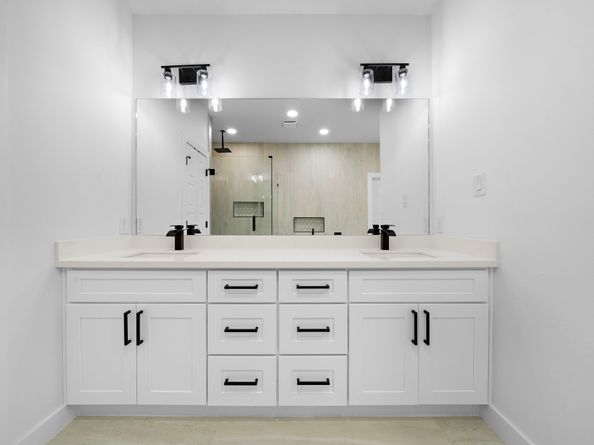 1307 Amundsen St N, Houston TX 77009