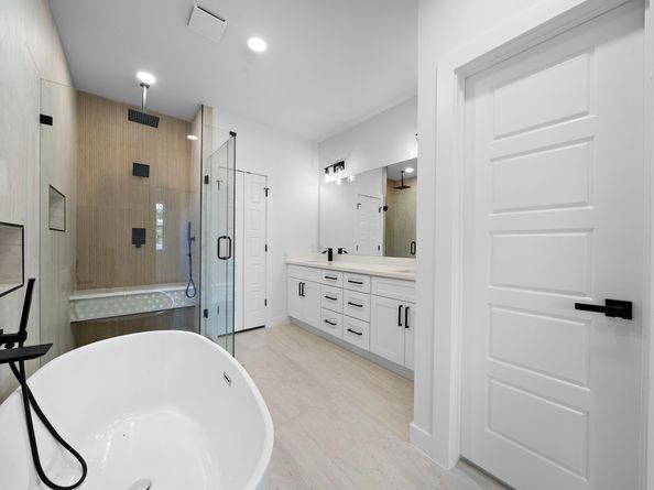 1307 Amundsen St N, Houston TX 77009