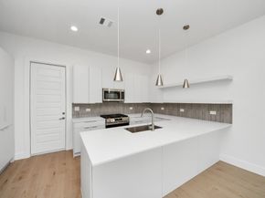 2210 Diagonal Lane, Houston TX 77051