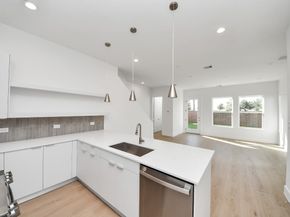 2210 Diagonal Lane, Houston TX 77051