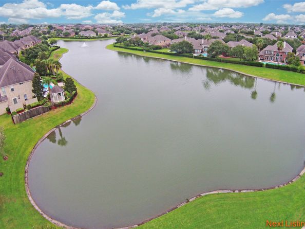 1823 Misty Oaks Lane, Sugar Land TX 77479