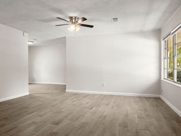 5219 Myrtlewood Street, Houston TX 77033