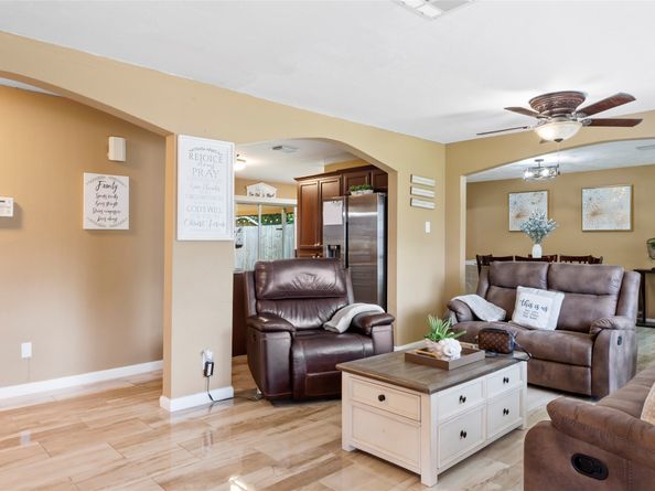 10426 Ney, Houston TX 77034