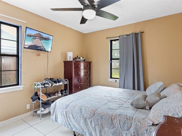 10426 Ney, Houston TX 77034