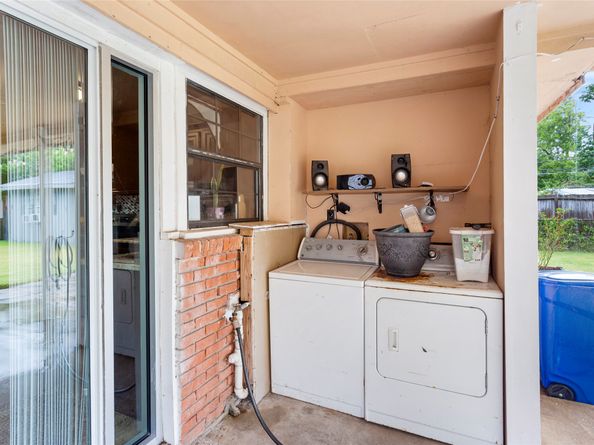 10426 Ney, Houston TX 77034