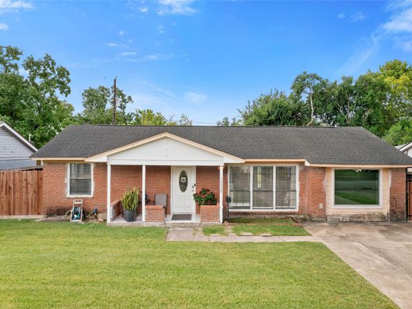 10426 Ney, Houston TX 77034