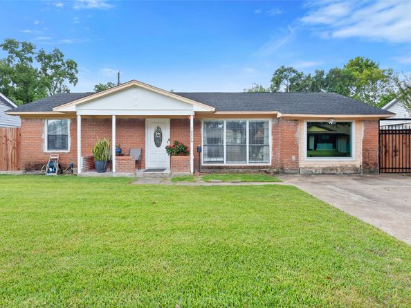 10426 Ney, Houston TX 77034