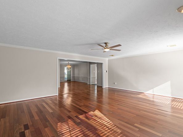 7414 Starbridge Drive, Houston TX 77095