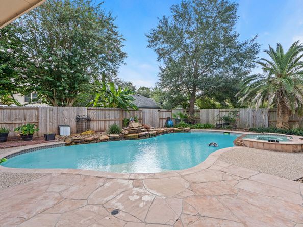 7414 Starbridge Drive, Houston TX 77095