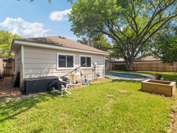 1638 Fall Valley Drive, Houston TX 77077