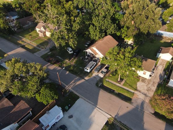 541 Zoe Street, Houston TX 77020