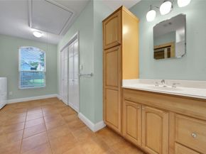 1583 Sue Barnett Drive, Houston TX 77018
