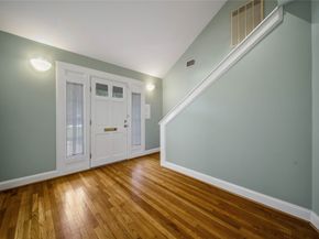 1583 Sue Barnett Drive, Houston TX 77018