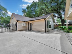 1583 Sue Barnett Drive, Houston TX 77018