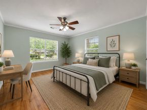 1583 Sue Barnett Drive, Houston TX 77018