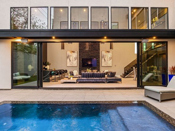2302 Suffolk Drive, Houston TX 77027