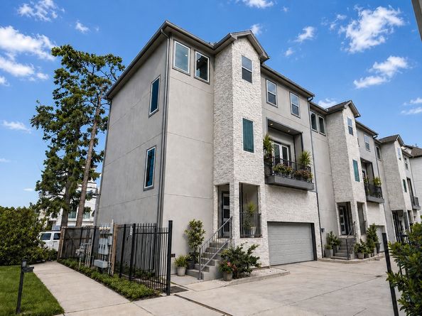 1565 W 22nd Street, Houston TX 77008