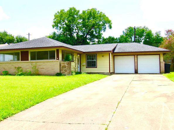 6923 Edgemoor Drive, Houston TX 77074