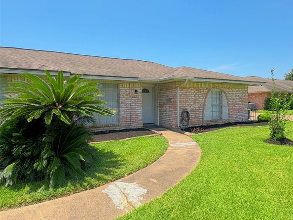 6322 S Briar Bayou Drive, Houston TX 77072