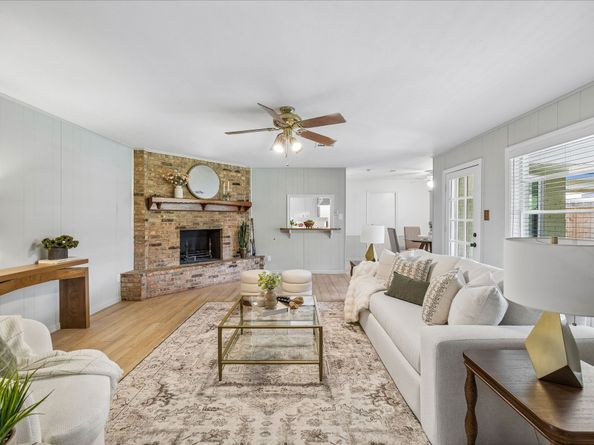 11423 Valley Spring Drive, Houston TX 77043