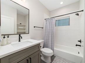 3705 Creekmont Green Lane, Houston TX 77091