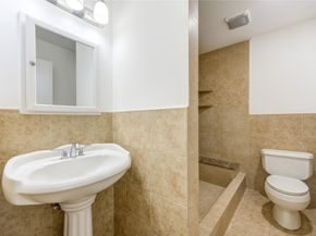 7543 Wilmerdean Street, Houston TX 77061