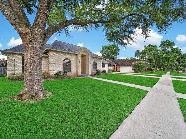 15319 Rio Plaza Drive, Houston TX 77083