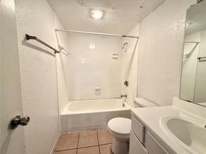 9201 Clarewood Drive 307, Houston TX 77036