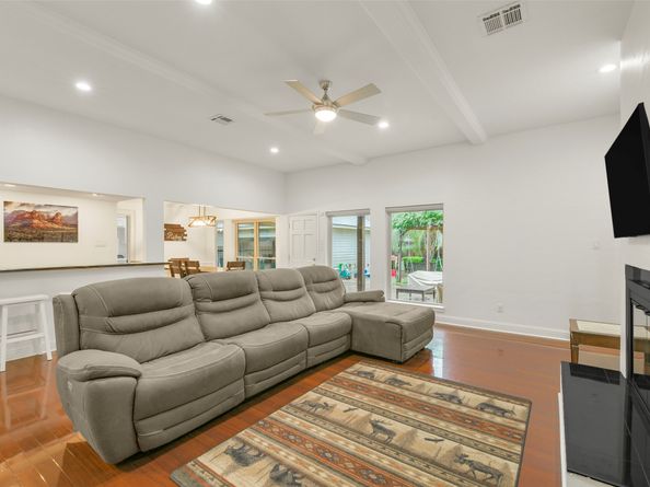 2810 Woodland Ridge Drive, Kingwood TX 77345