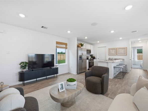 6011 Pineapple Street, Houston TX 77048