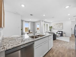 6011 Pineapple Street, Houston TX 77048