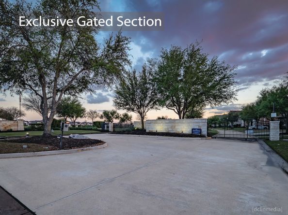 10507 S Sunrise Shores Lane, Cypress TX 77433