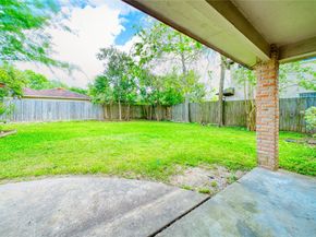 7914 Oakington Drive, Houston TX 77071
