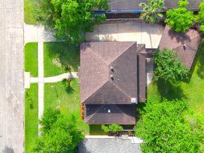 7914 Oakington Drive, Houston TX 77071
