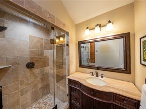 10 Featherfall Place, The Woodlands TX 77381
