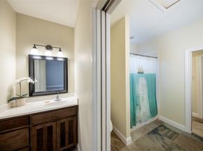 10 Featherfall Place, The Woodlands TX 77381