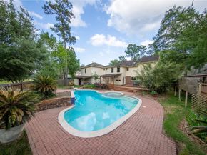 10 Featherfall Place, The Woodlands TX 77381
