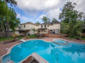 10 Featherfall Place, The Woodlands TX 77381