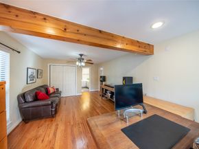 10 Featherfall Place, The Woodlands TX 77381