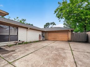 12811 Hidden Castle Drive, Houston TX 77015