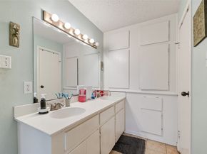 12811 Hidden Castle Drive, Houston TX 77015