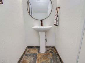 15309 Kingfield Drive 9, Houston TX 77084