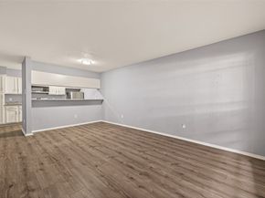7313 Gulf Freeway 904, Houston TX 77017