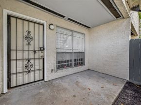 7313 Gulf Freeway 904, Houston TX 77017