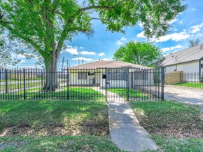 4356 Phlox Street, Houston TX 77051