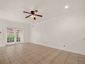 2121 El Paseo 2005, Houston TX 77054