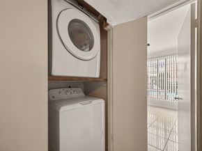 2121 El Paseo 2005, Houston TX 77054
