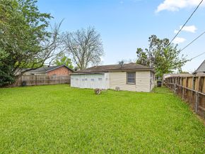 6633 W 43rd Street, Houston TX 77092